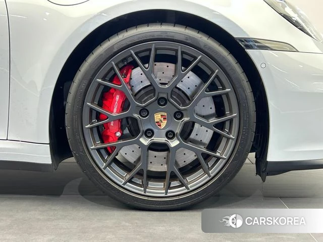 Porsche 911(992) id 4359902 из Кореи 16