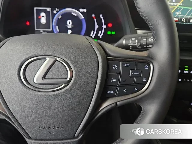 Lexus UX300h id 3619822 из Кореи 14