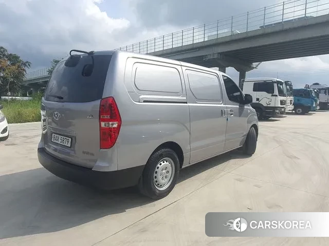 Hyundai The New Grand Starex id 3084907 из Кореи 14