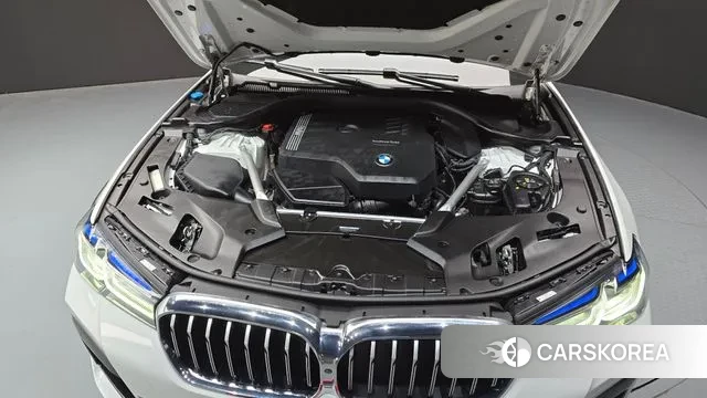 BMW 5 Series (G30) id 3776645 из Кореи 16