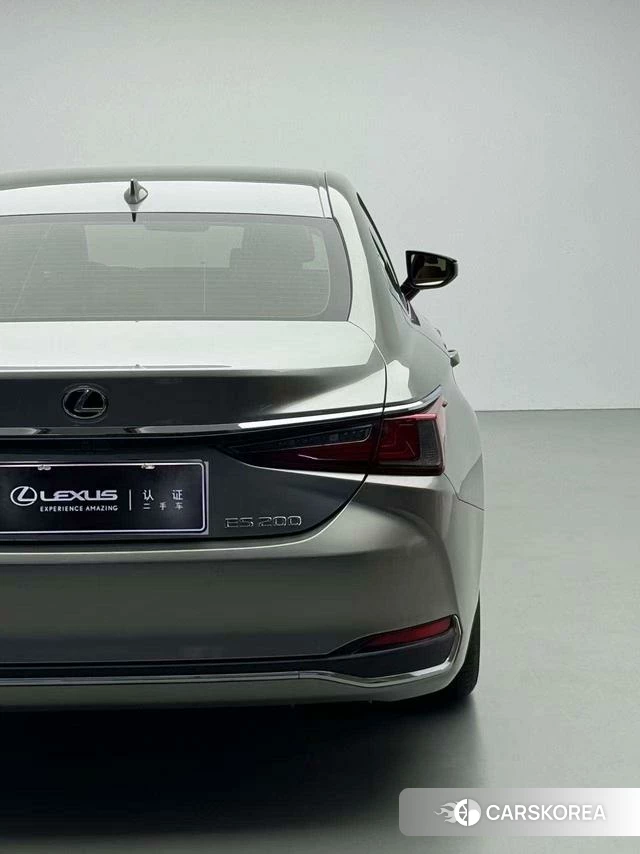 Lexus ES id 4314675 из Китая 11