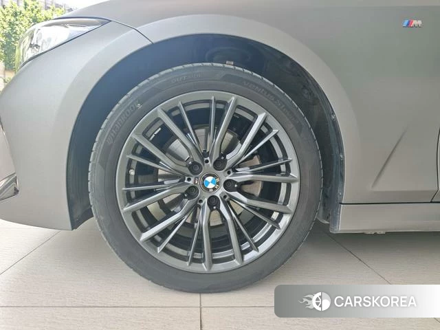 BMW 3 series 2024 Темно-серый из Китая, фото 6