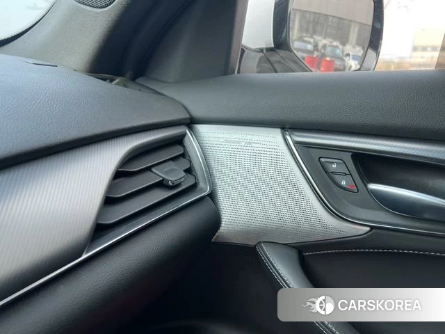 Cadillac CT5 id 4228456 из Китая 11