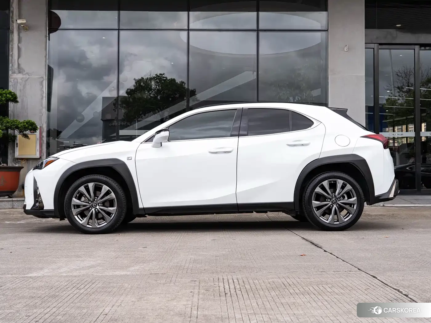 Lexus UX id 4546120 из Китая 18