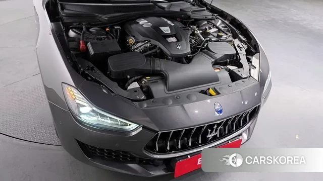 Maserati Ghibli id 3311958 из Кореи 16