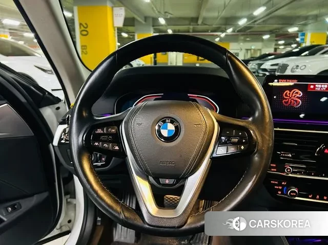 BMW 5 Series (G30) id 3385632 из Кореи 16