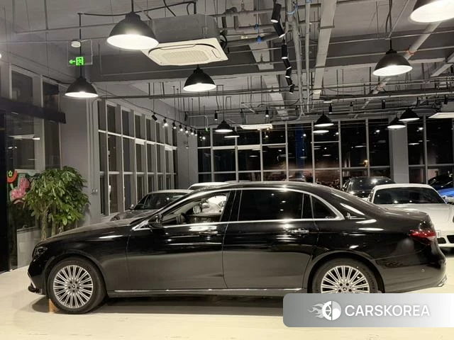 Mercedes-Benz E-class 2023 Черный из Китая, фото 6