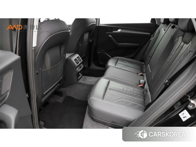 Audi Q5L 2021 Черный из Китая, фото 6