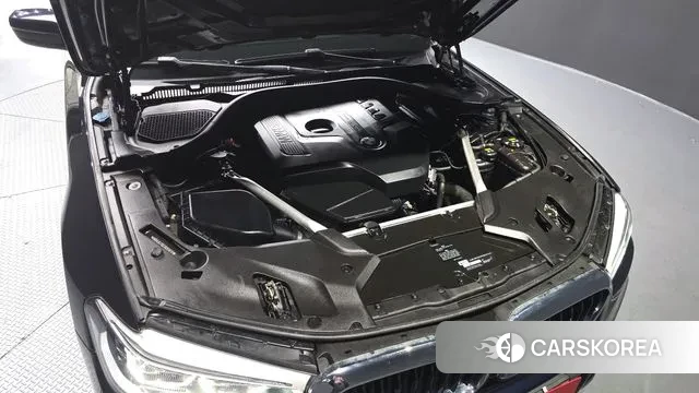 BMW 5 Series (G30) id 3682640 из Кореи 16