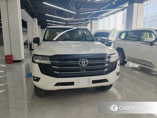 Toyota Land Cruiser (imported) 2026 Белый из Китая, фото 6