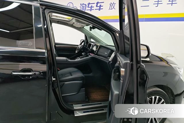 GAC Trumpchi Trumpchi M8 id 3810387 из Китая 13