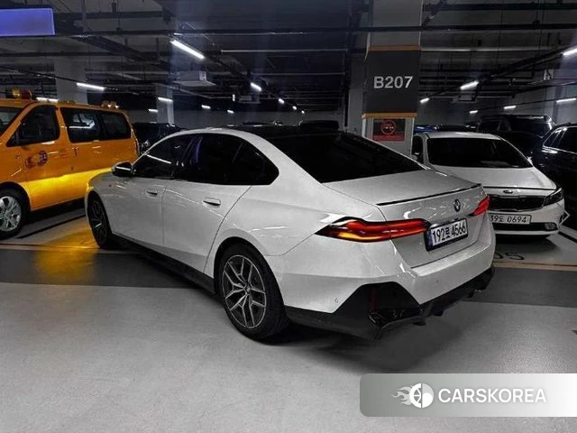 BMW 5 Series (G60) id 3919645 из Кореи 10