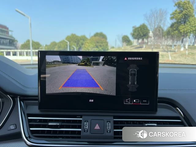 Audi Q5L id 4209238 из Китая 16