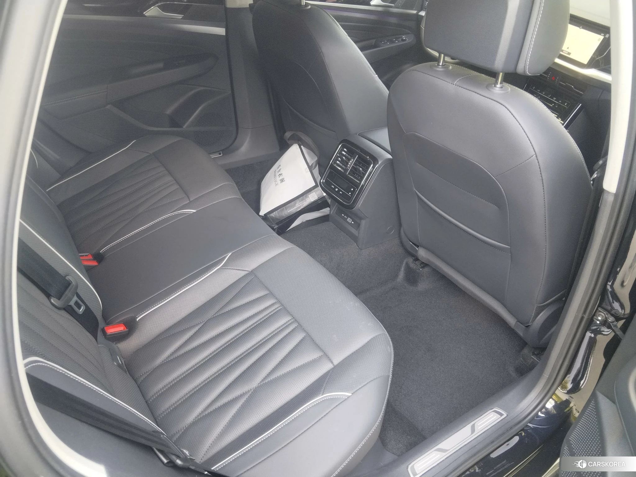 Volkswagen Passat id 4452818 из Китая 17