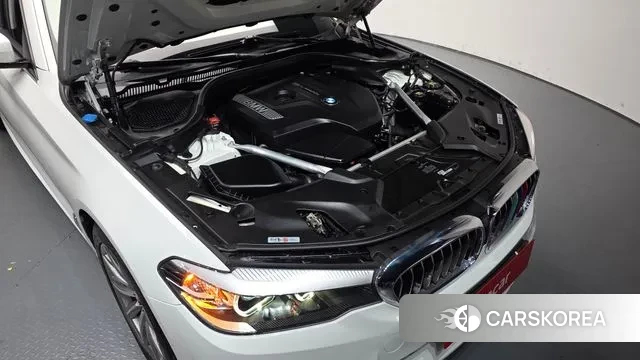 BMW 5 Series (G30) id 3357171 из Кореи 16