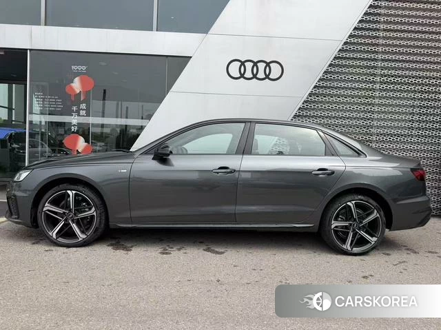 Audi A4L 2024 Темно-серый из Китая, фото 6