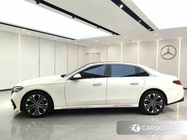 Mercedes-Benz E-class 2024 Белый из Китая, фото 6