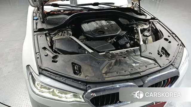 BMW 5 Series (G30) id 3547141 из Кореи 16