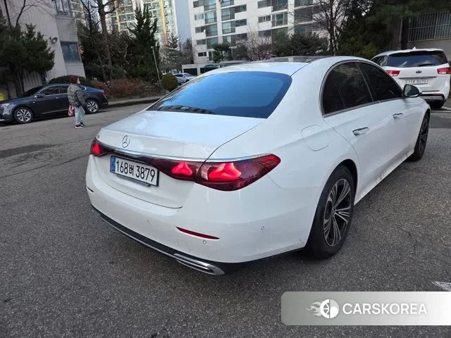Mercedes-Benz E-Class W214 2024 Белый из Кореи, фото 6