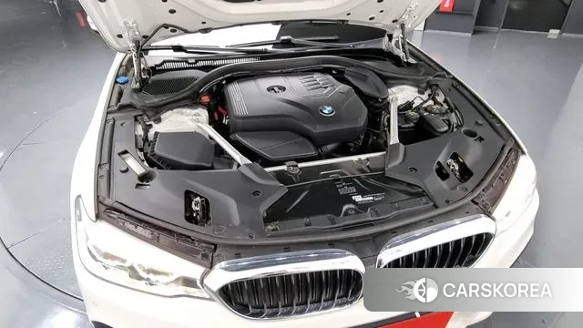 BMW 5 Series (G30) id 3302030 из Кореи 16