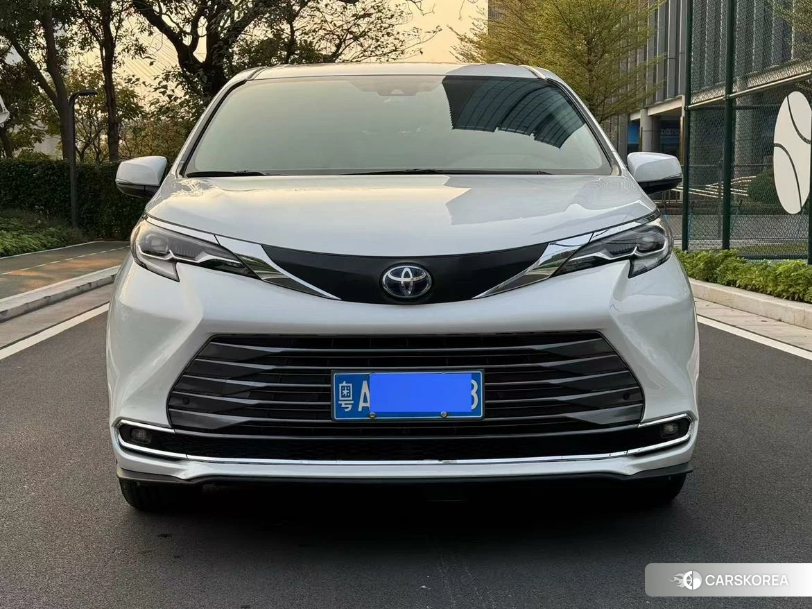 Toyota Saina 2023 Белый из Китая, фото 6