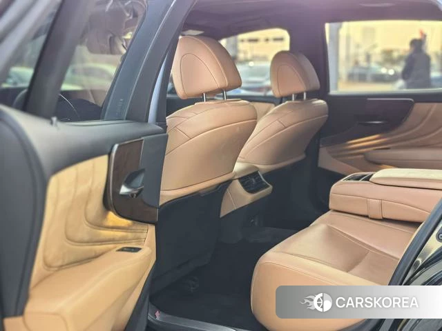 Lexus LS id 4277370 из Китая 8