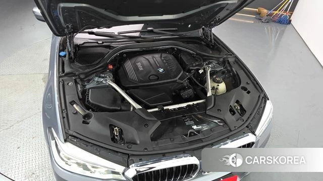BMW 5 Series (G30) id 4689537 из Кореи 16