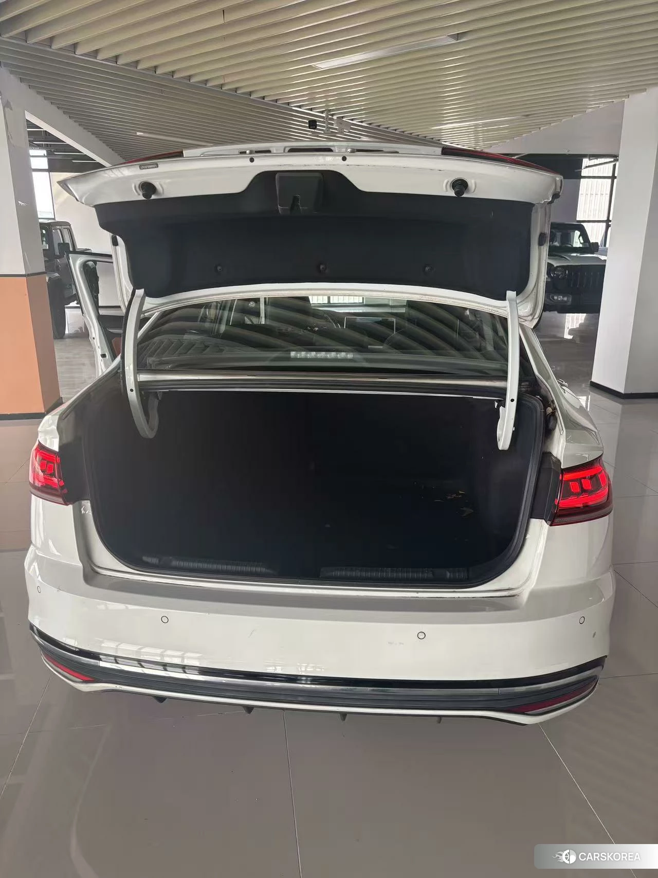 Volkswagen Bora 2022 Белый из Китая, фото 6