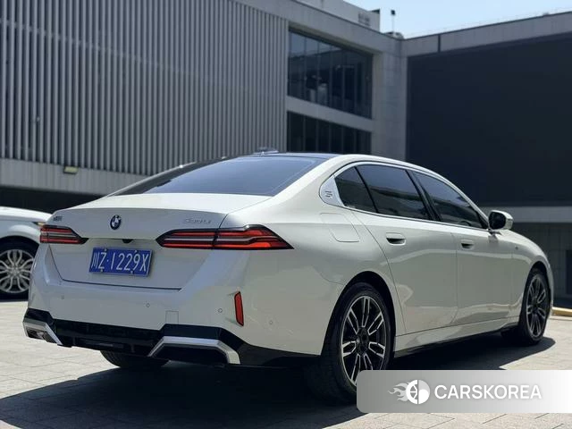 BMW 5 series 2024 Белый из Китая, фото 6