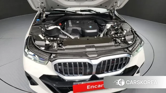 BMW 5 Series (G60) id 3341753 из Кореи 16