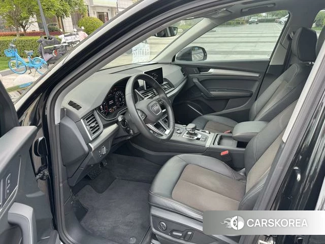 Audi Q5L 2019 Черный из Китая, фото 6