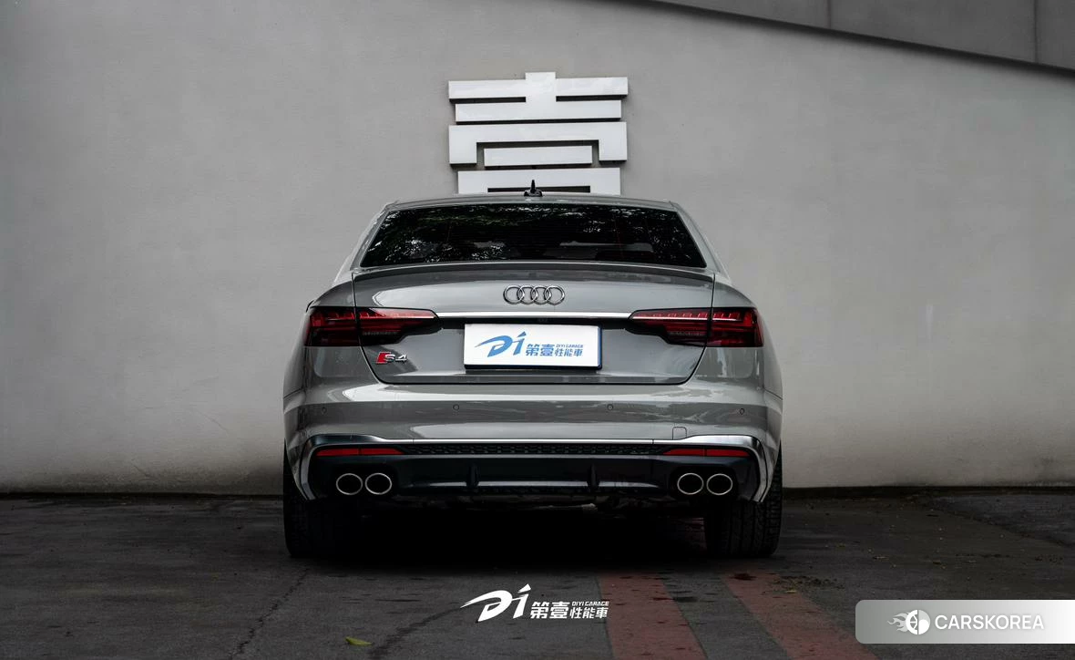 Audi S4 2021 Темно-серый из Китая, фото 6