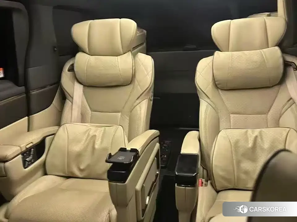 Toyota Vellfire 2024 Черный из Китая, фото 6