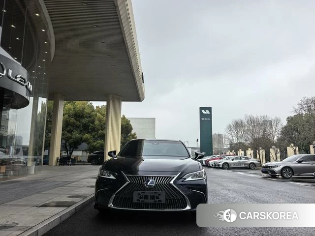 Lexus ES id 4209378 из Китая 13