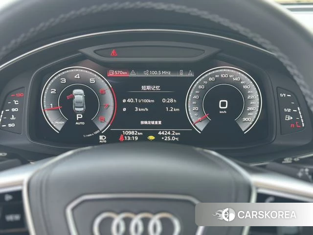 Audi A6L id 4307472 из Китая 14