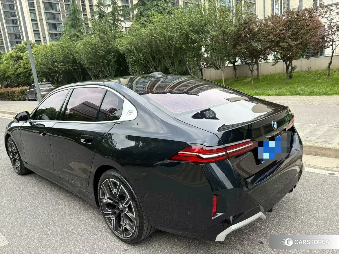 BMW 5 series 2024 Черный из Китая, фото 6
