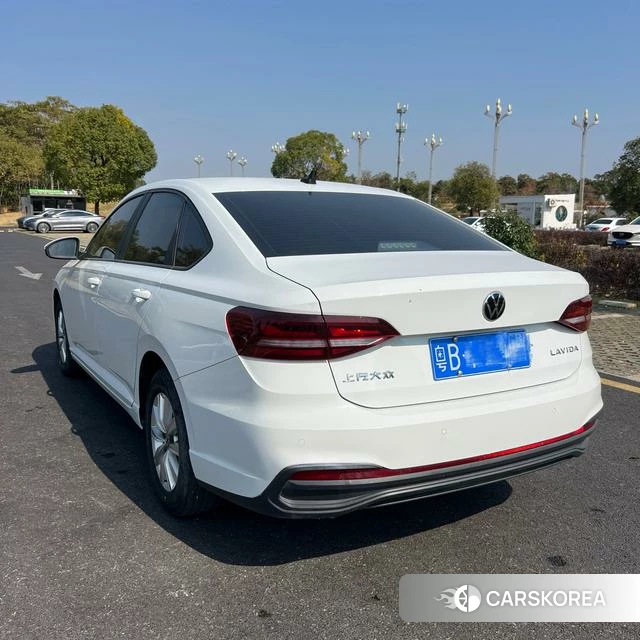 Volkswagen Lavida 2023 Белый из Китая, фото 6
