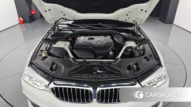 BMW 5 Series (G30) id 3412879 из Кореи 16