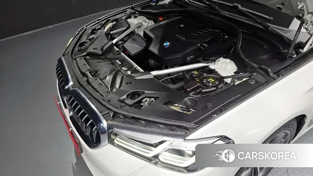 BMW 5 Series (G30) id 3488546 из Кореи 16