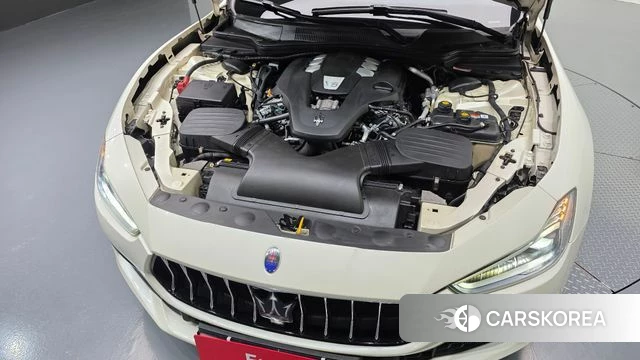 Maserati Ghibli id 4667611 из Кореи 26