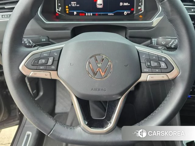 Volkswagen Tiguan second Generation 2024 Черный из Кореи, фото 6