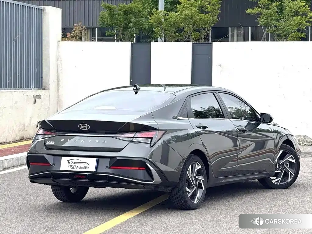 Hyundai Elantra id 4576360 из Китая 9