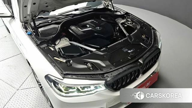 BMW 5 Series (G30) id 3911931 из Кореи 16