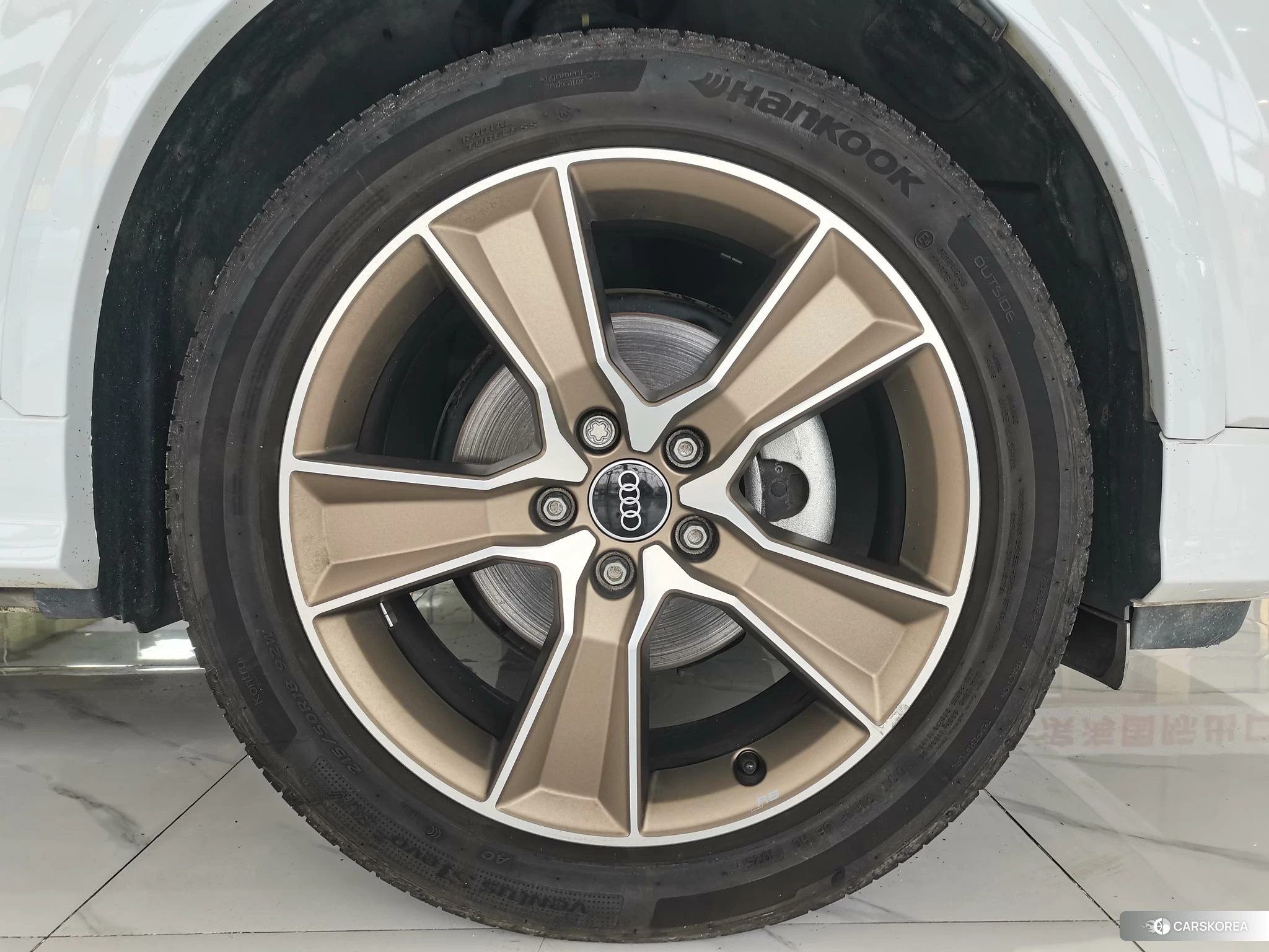 Audi Q2L id 4492921 из Китая 10