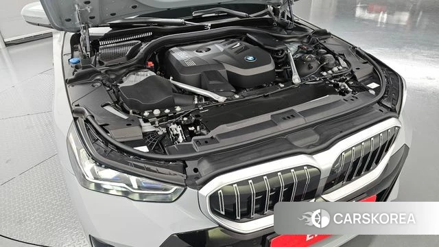 BMW 5 Series (G60) id 3876455 из Кореи 16