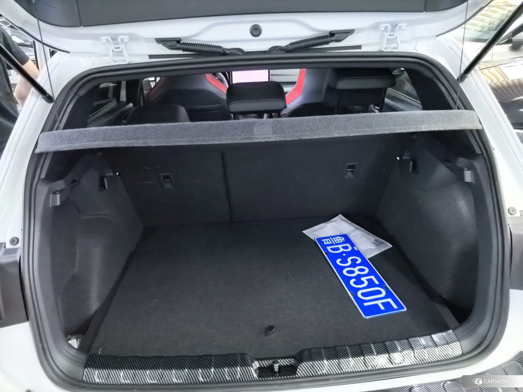 Volkswagen Golf 2024 Белый из Китая, фото 6