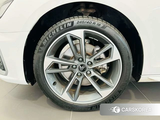 Audi A4L id 4353015 из Китая 12