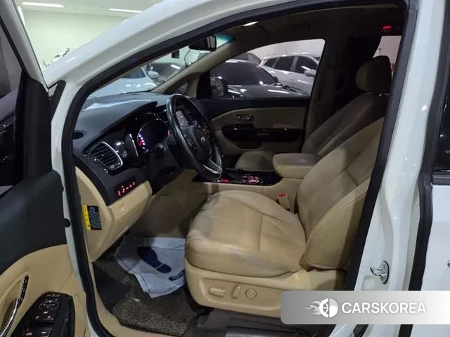 Kia The New Carnival id 3339421 из Кореи 16