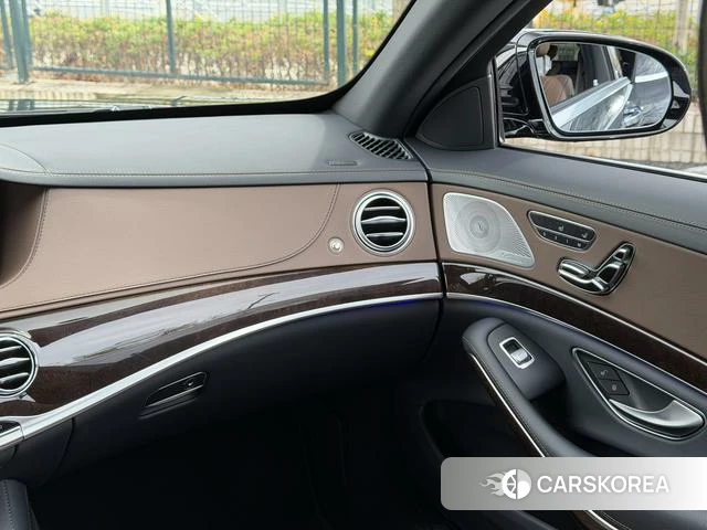 Mercedes-Benz S-class id 4238743 из Китая 26