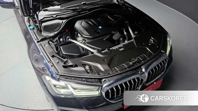 BMW 5 Series (G30) id 3348417 из Кореи 16